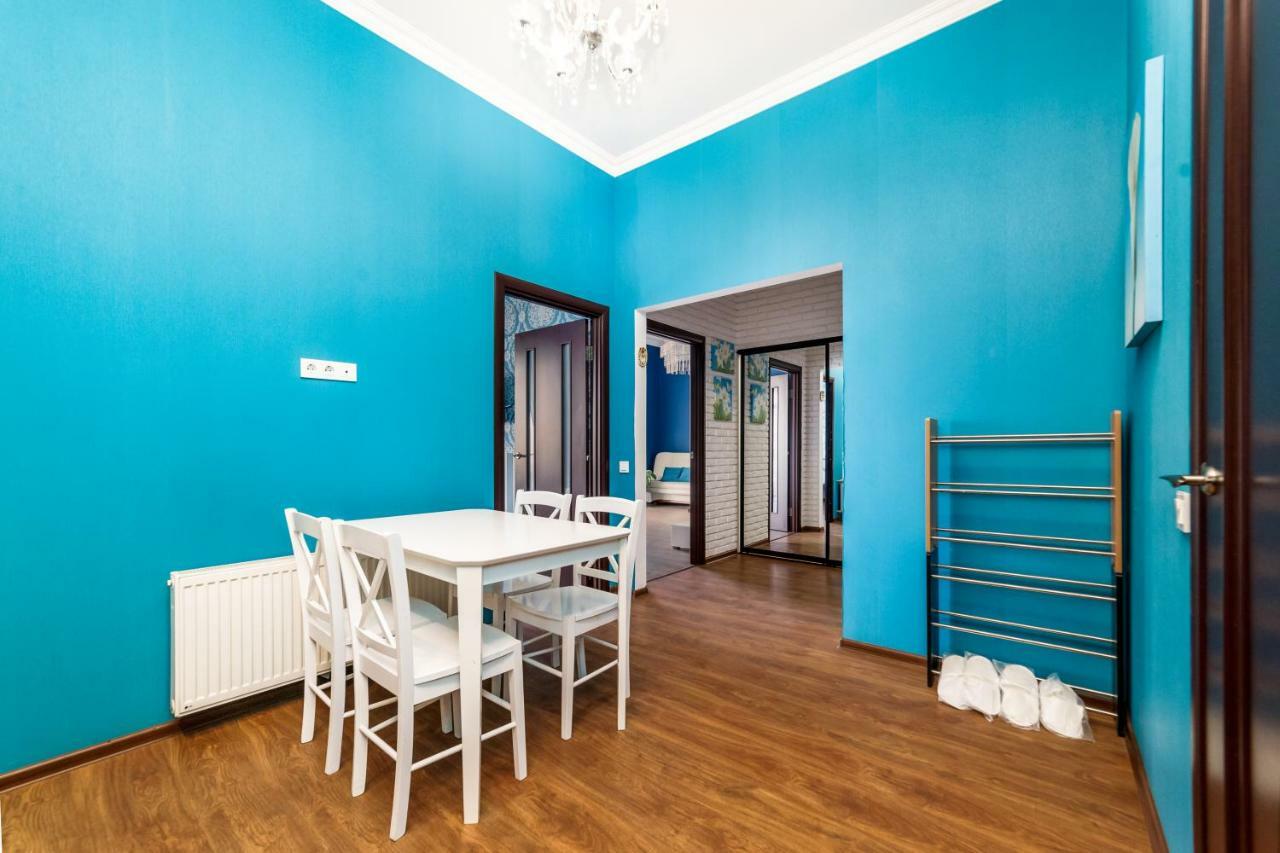 Stylish Apartment With A Balcony Overlooking The Park 敖德萨 外观 照片